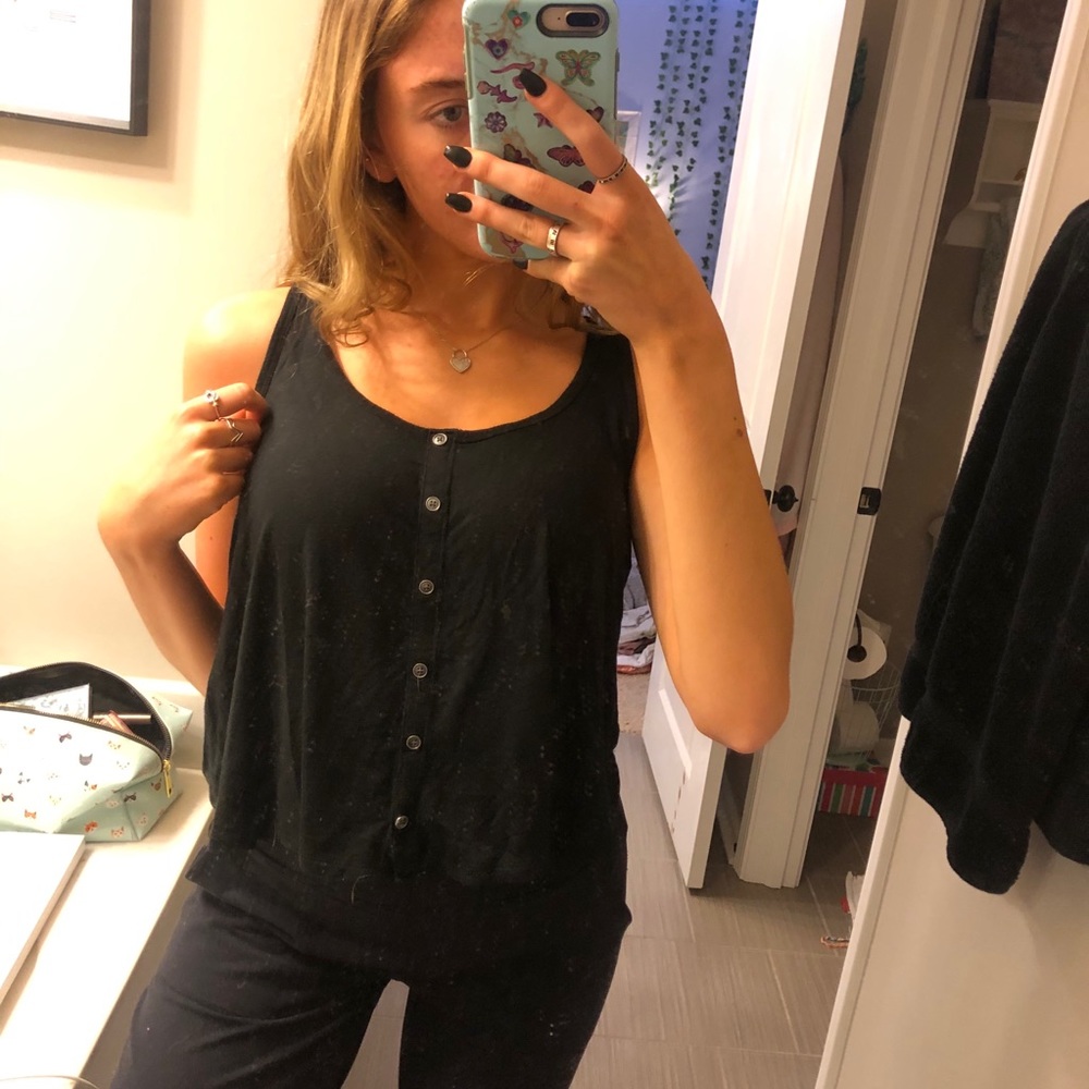 Black button down razor top tank